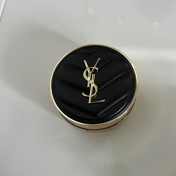 YSL cushion foundation - Picture 1 of 8